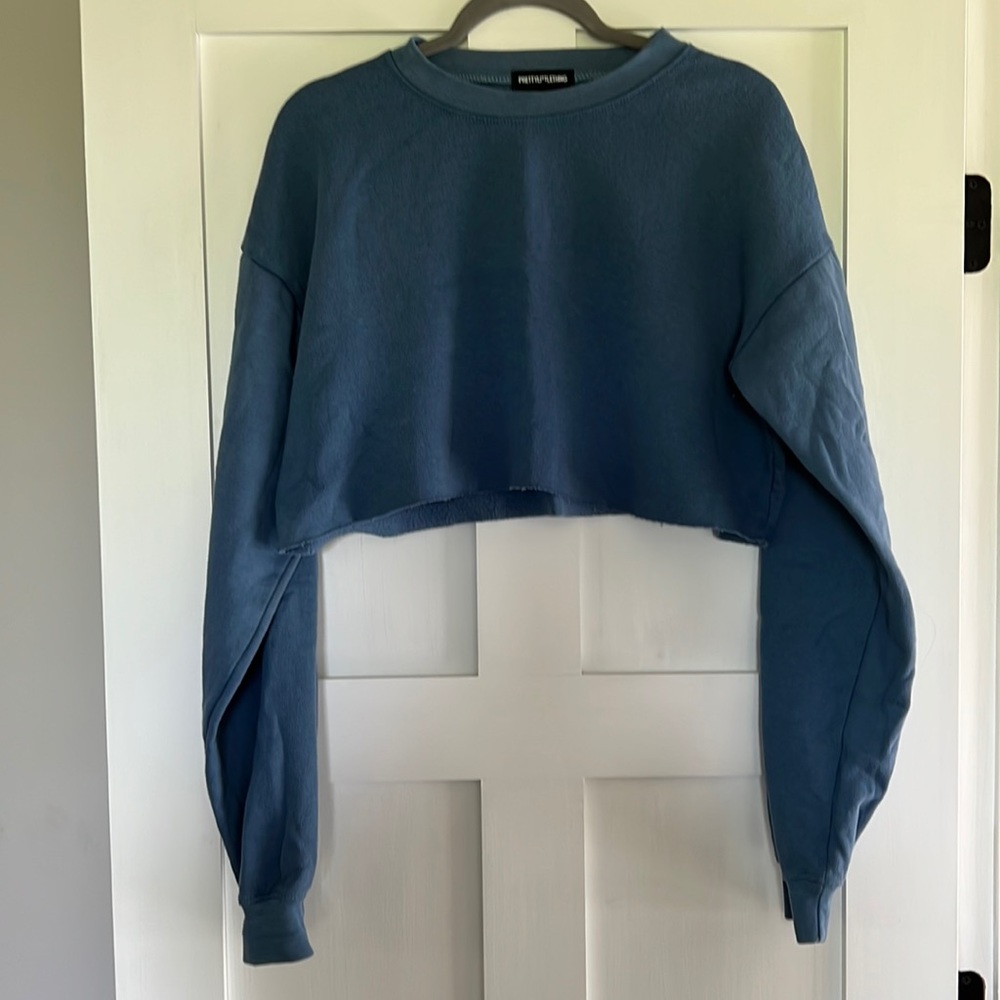 Pretty Little Thing cropped sweatshirt